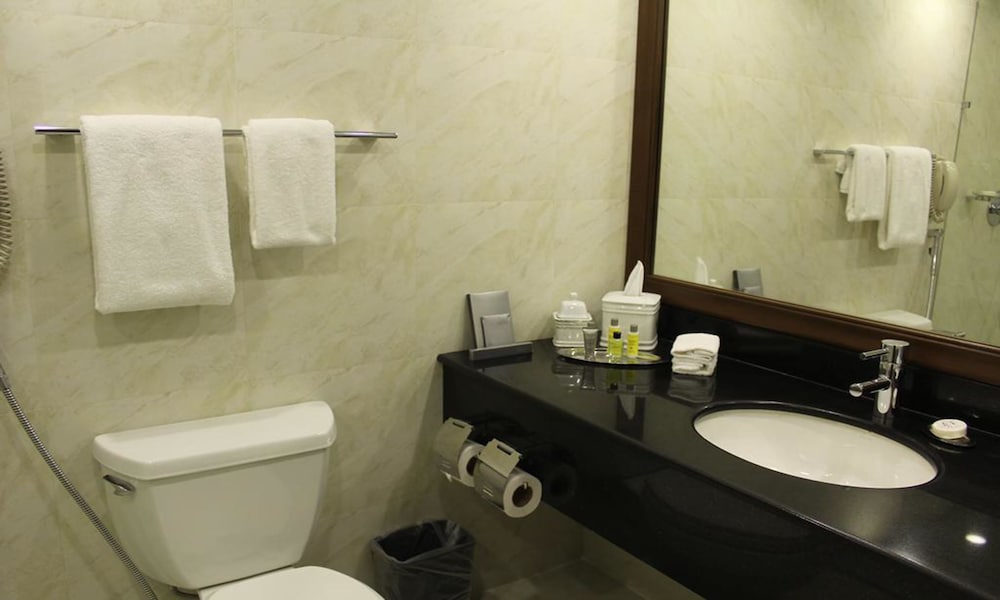 Deluxe Suite, 1 Bedroom - Photo 2
