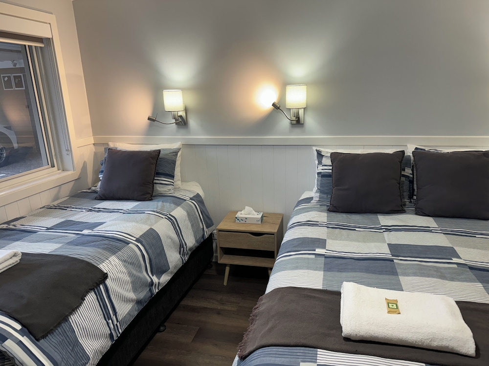 Twin Room - Photo 3