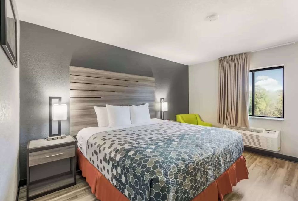 Room, 1 Queen Bed photo 1