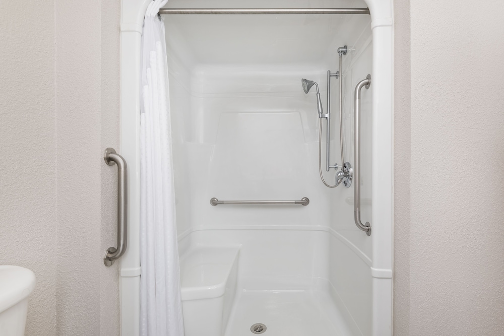 Suite, 1 Bedroom, Accessible (Roll-In Shower)