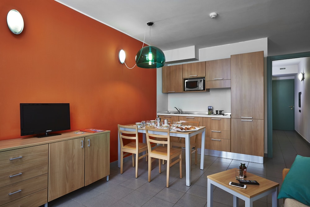Classic Apartment, 1 Bedroom (4 pax) photo 2