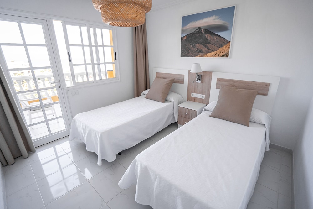 Deluxe Suite, 3 Bedrooms, Terrace, Sea View photo 3
