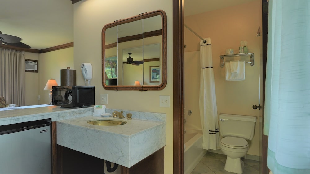 Deluxe Room, 1 King Bed, Mountain View (No Resort Fee, Free Breakfast) - Photo 5