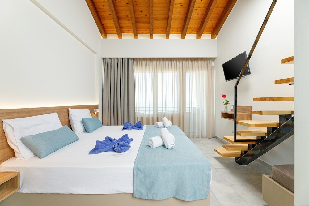 Beach Front Maisonette - Photo 12