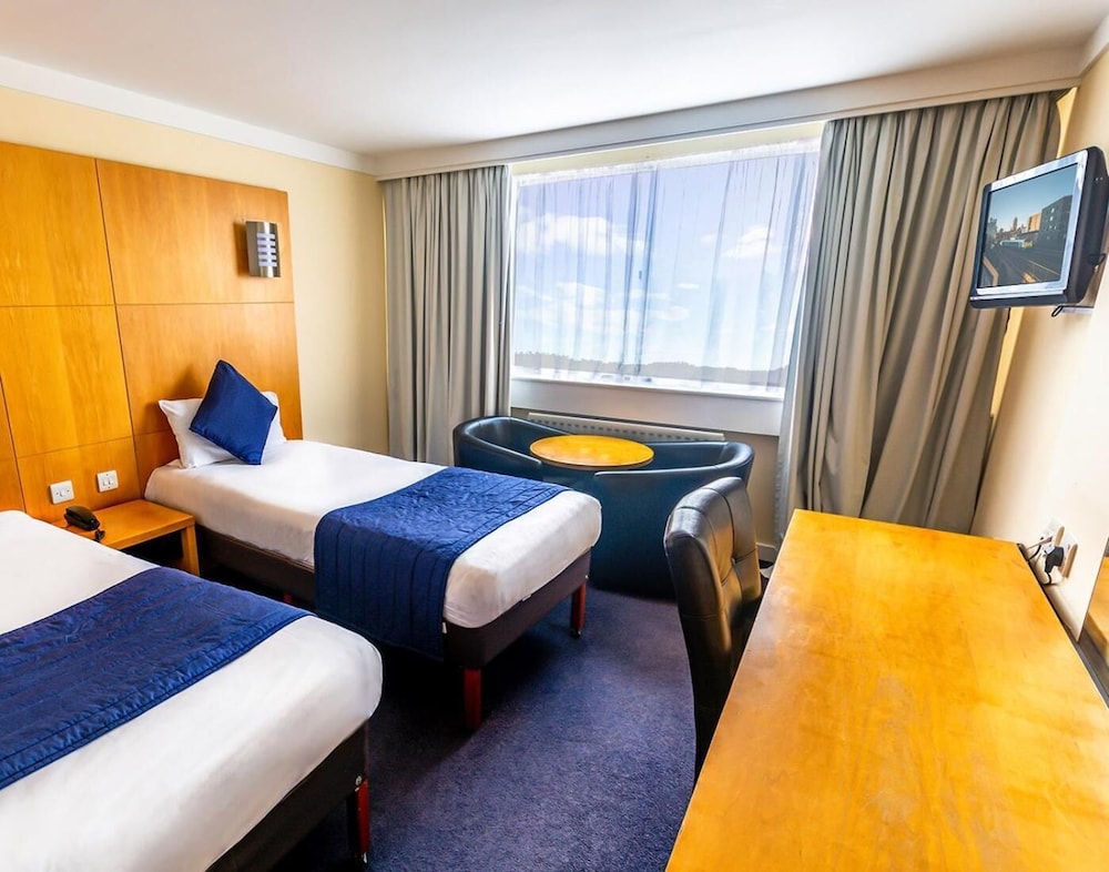 Standard Twin Room - Photo 2