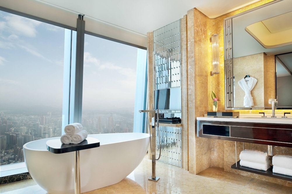 1 King Bed,Skyline View,Large Room - Photo 6