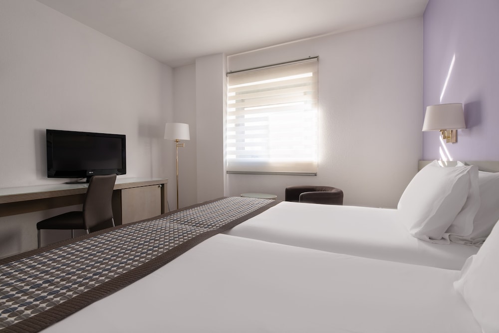 Double Room (With Parking) - Photo 3