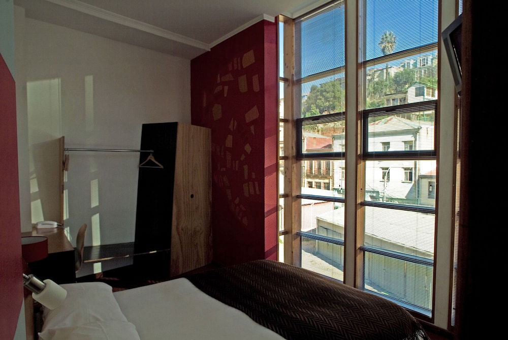 Family Room, 2 Bedrooms, Ensuite, Hill View photo 1