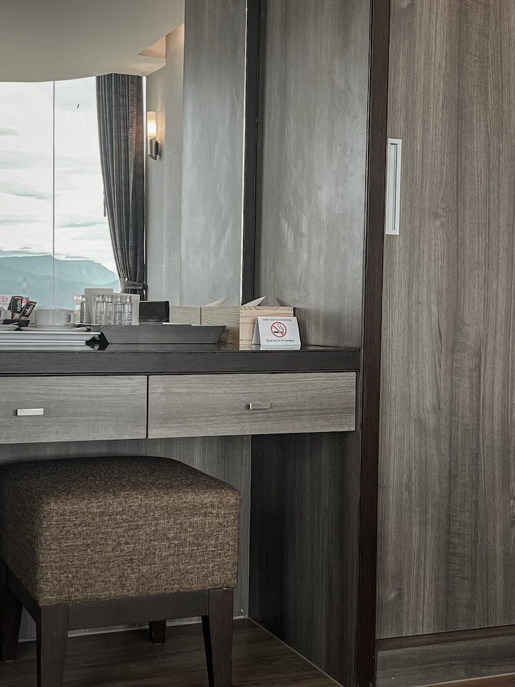 Grand Deluxe Room - Photo 7