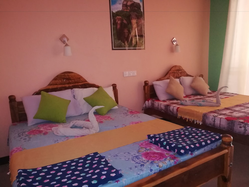 Deluxe Triple Room photo 3