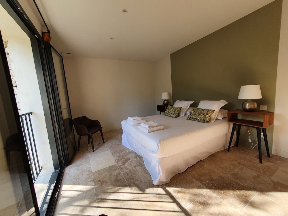 Superior Double Room, Ensuite (Chambre Daudet)