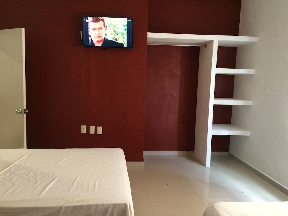 Basic Townhome, 3 Bedrooms photo 3