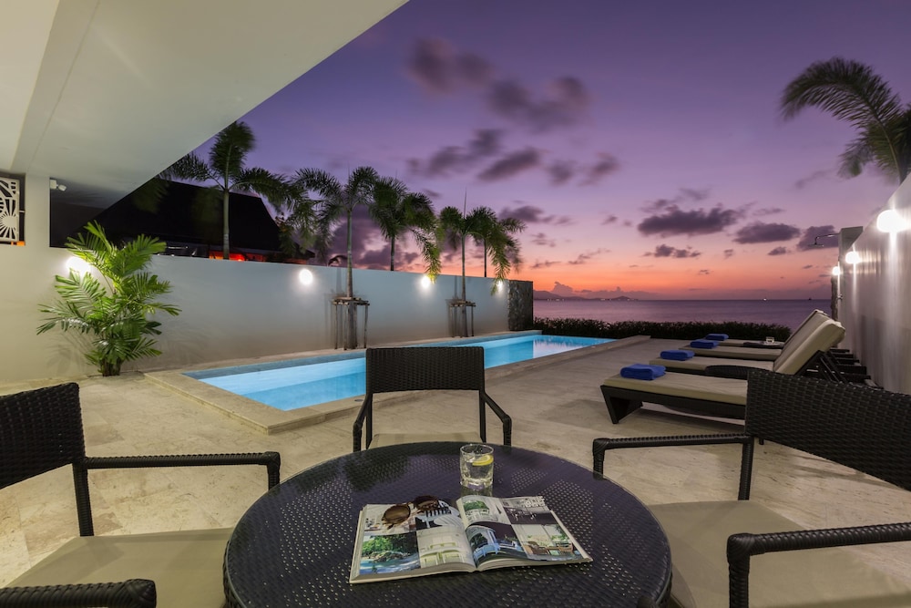 2 Bedroom Beachfront Pool Villa & Cinema - Photo 2