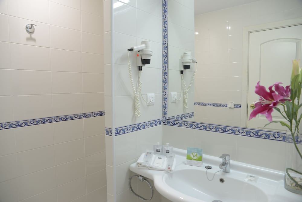 Double Room Single Use - Photo 4