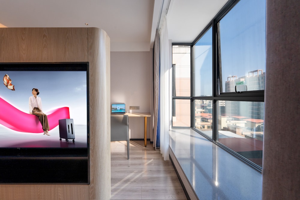 Executive Suite, City View photo 3
