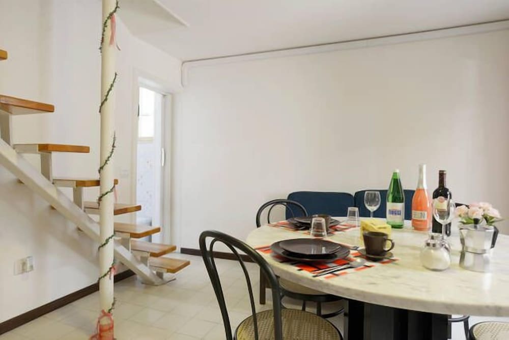 Duplex, 1 Bedroom photo 2