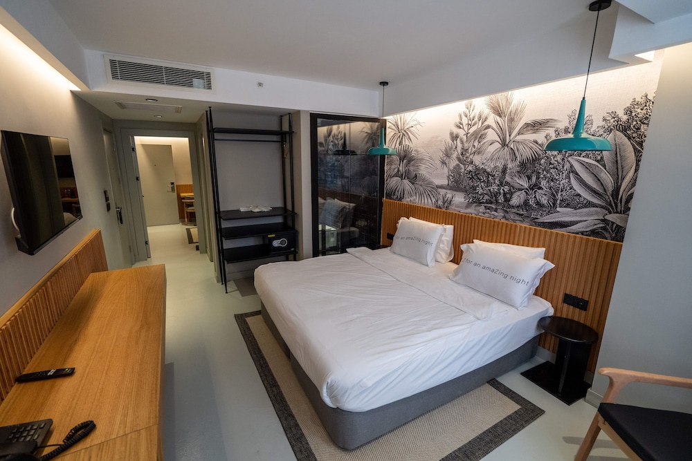 Family Room, 2 Double Beds, Connecting Rooms photo 1