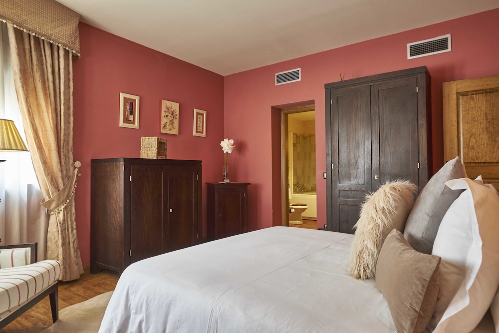 Design Suite, 1 Queen Bed - Photo 7