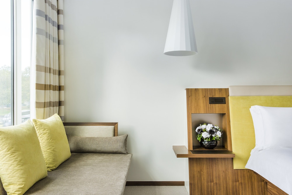 Room (Metropolitan Park) thumbnail 6