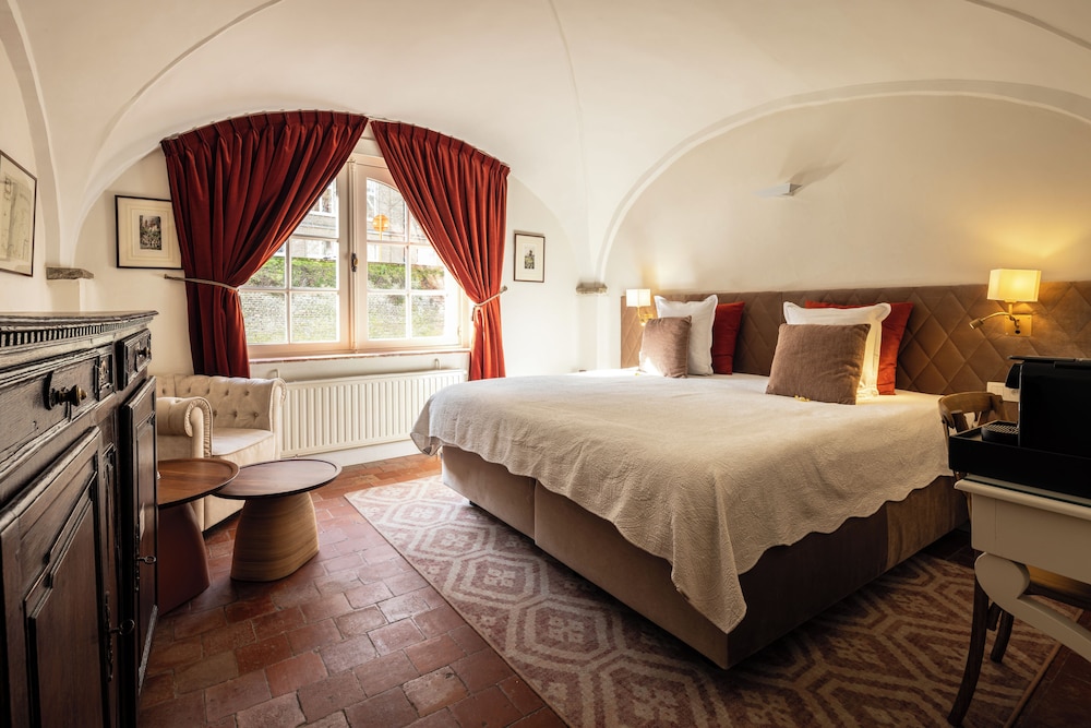 Deluxe Double Room, Canal View - Photo 14
