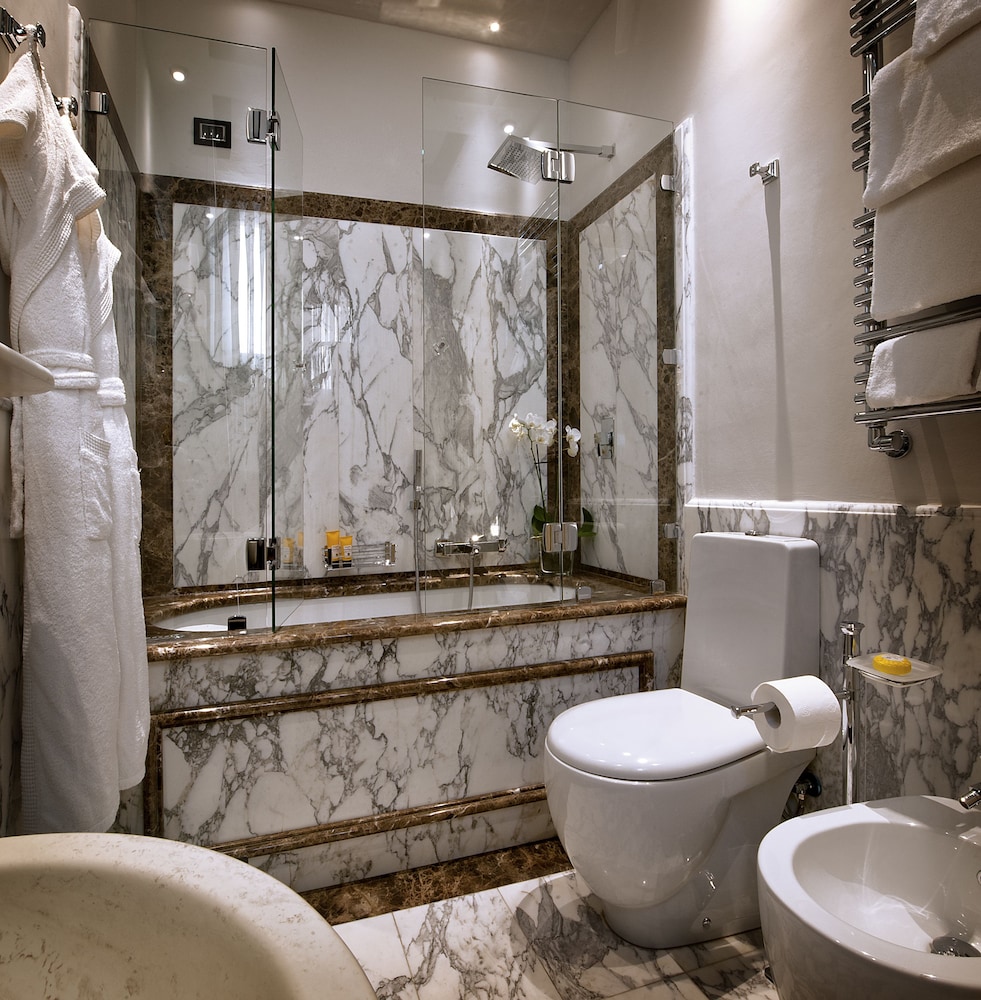 Luxury Penthouse, Multiple Beds photo 2