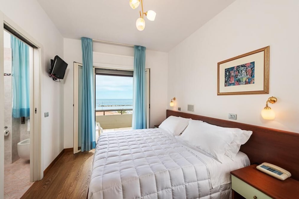 Standard Room, Sea View photo 1
