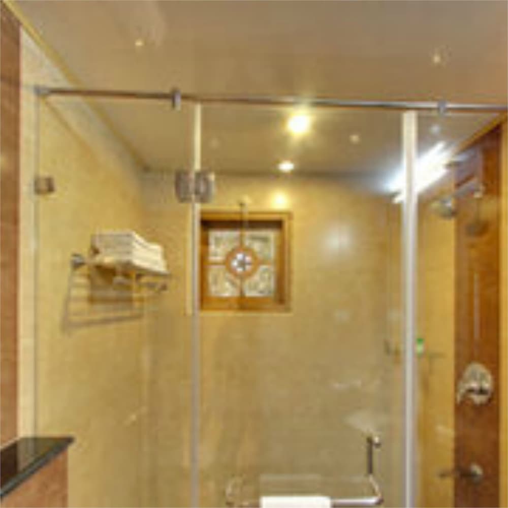 Deluxe Room, 1 Double Bed - Photo 2