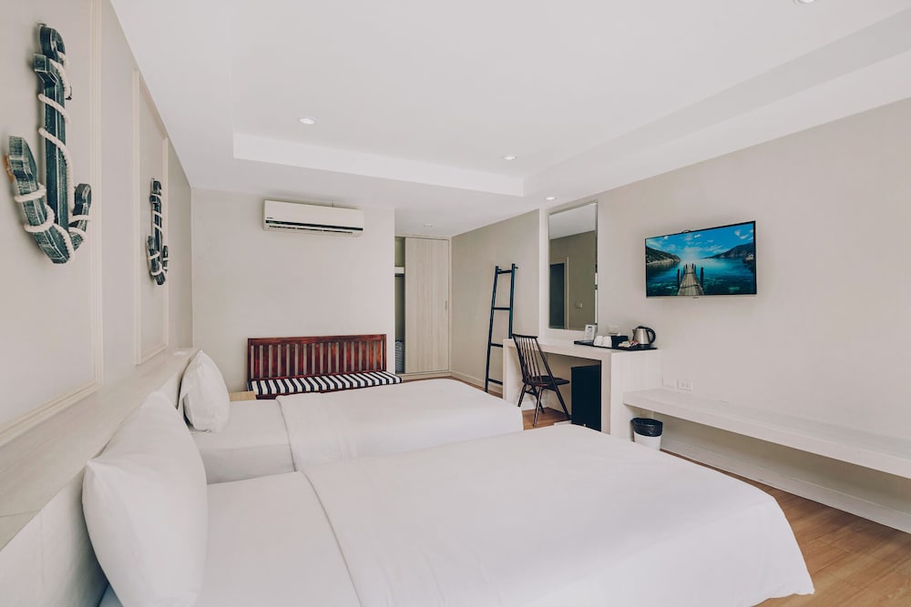 Grand Deluxe Twin Room photo 3