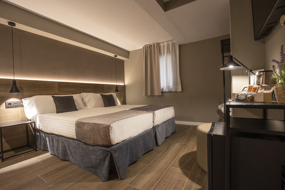 Standard Twin Room, Courtyard View photo 1