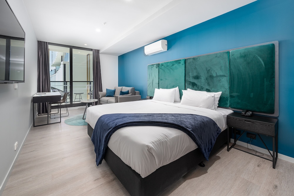 Interconnecting Apartment photo 3