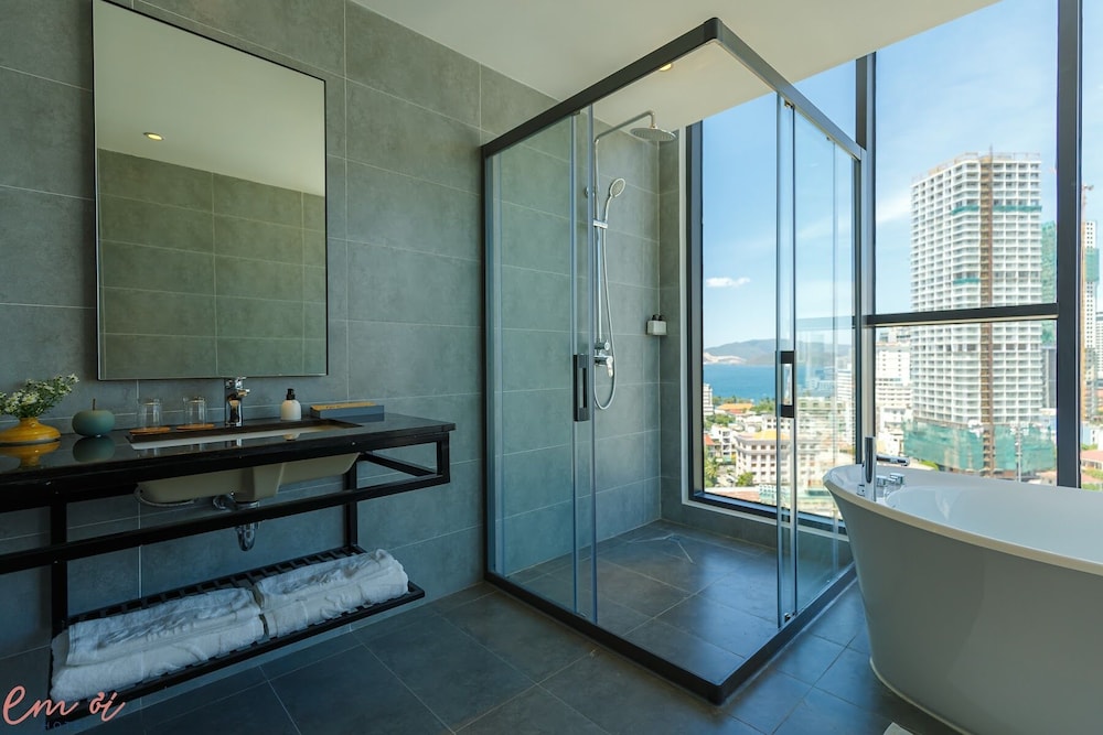 Premier Double Room, Sea View - Photo 4