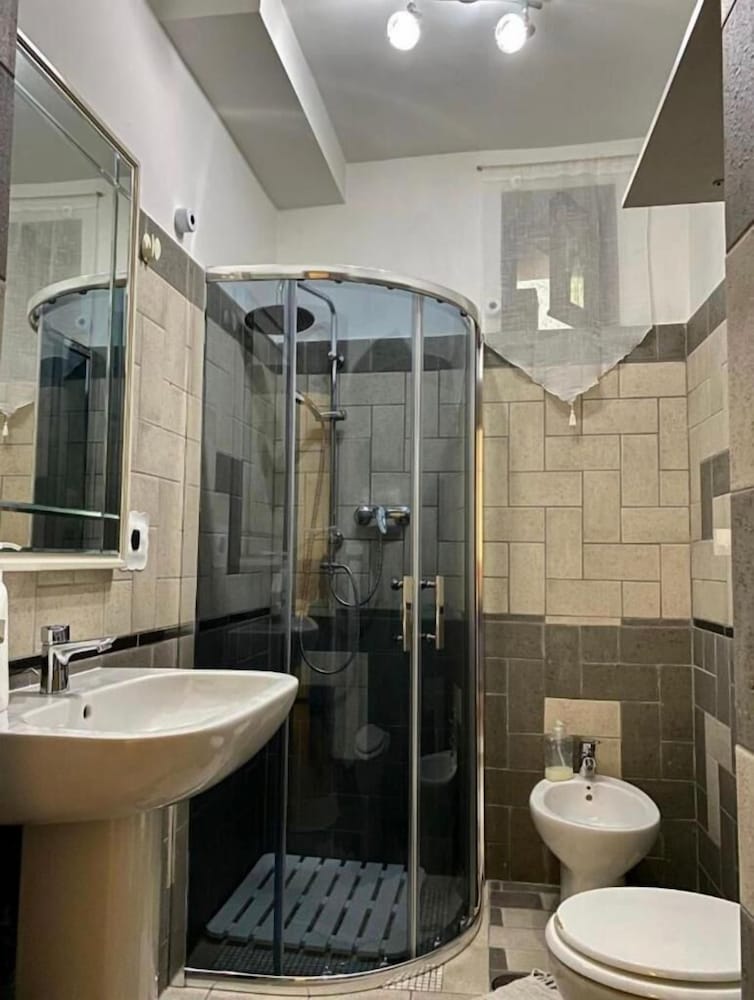 Apartment, Private Bathroom photo 3