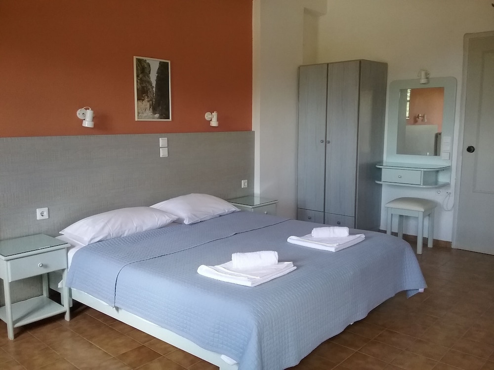 Superior Studio, 1 Double or 2 Twin Beds, Sea View (for 2) photo 1