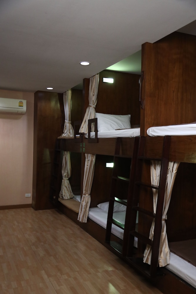 12 Bed Mixed Dormitory Room photo 2
