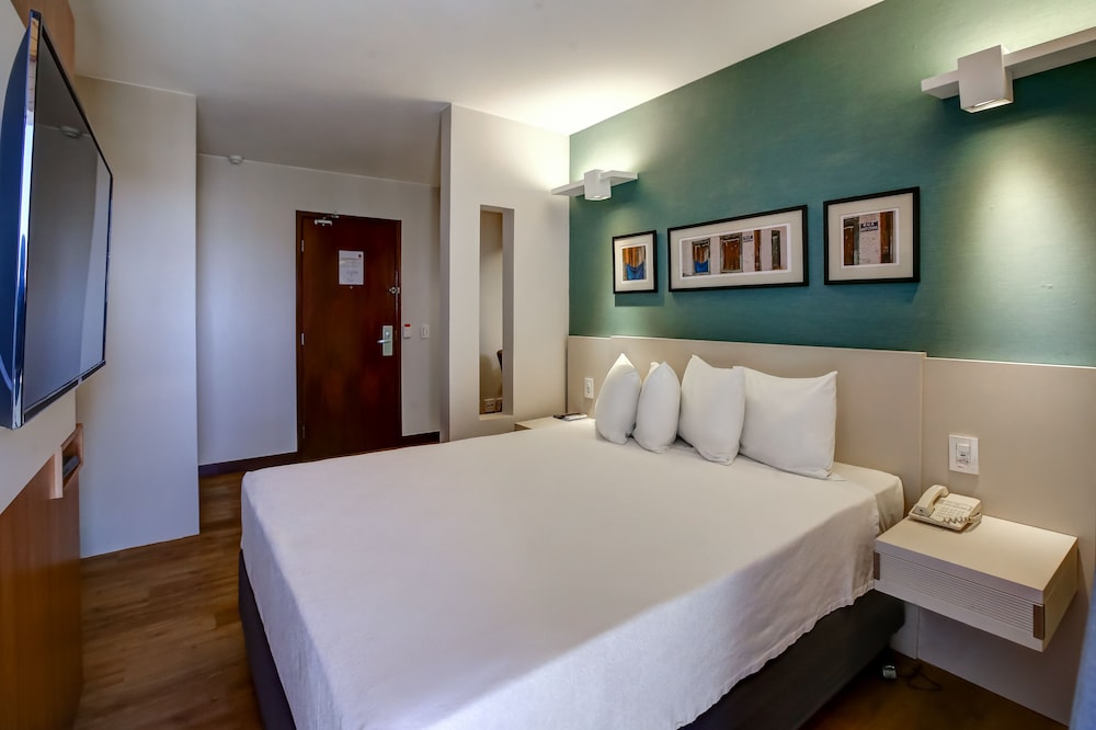Superior Suite, 1 Queen Bed, Non Smoking - Photo 7
