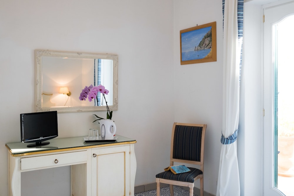 Deluxe Double Room, Terrace photo 3