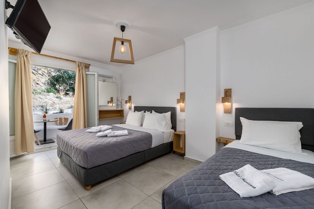 Economy Triple Room