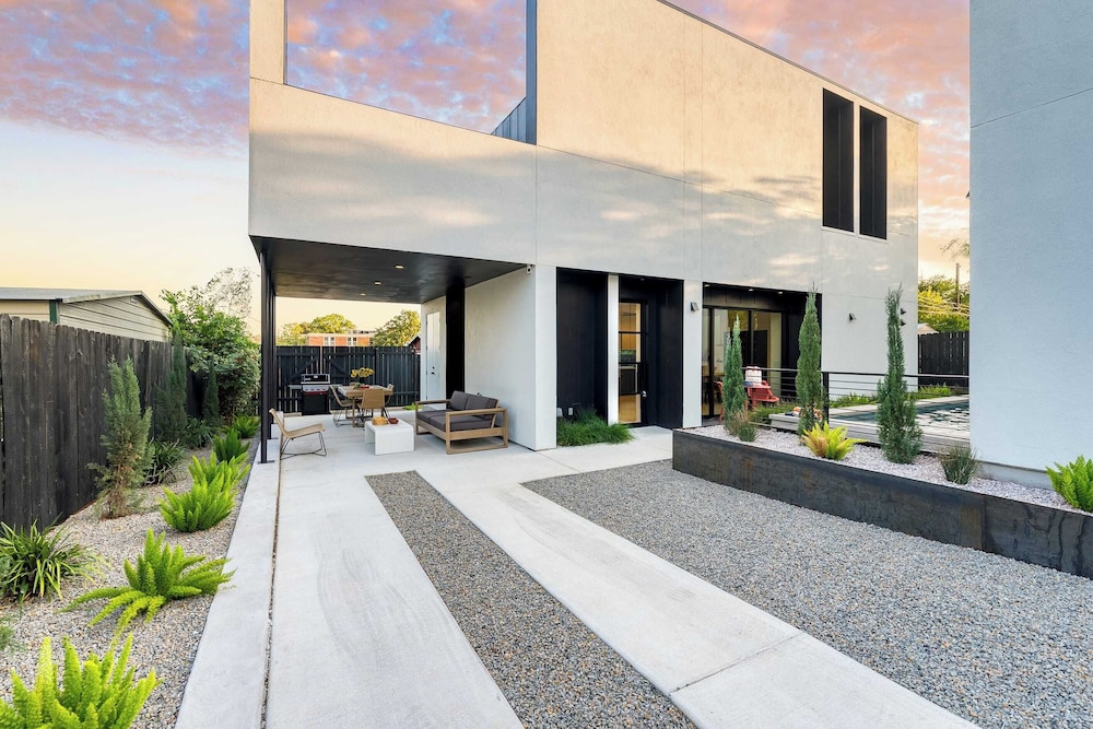 House (3 Bedrooms)