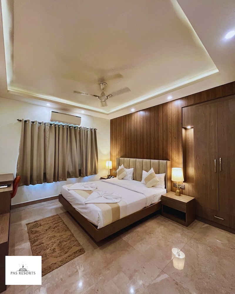 Deluxe Room, City View