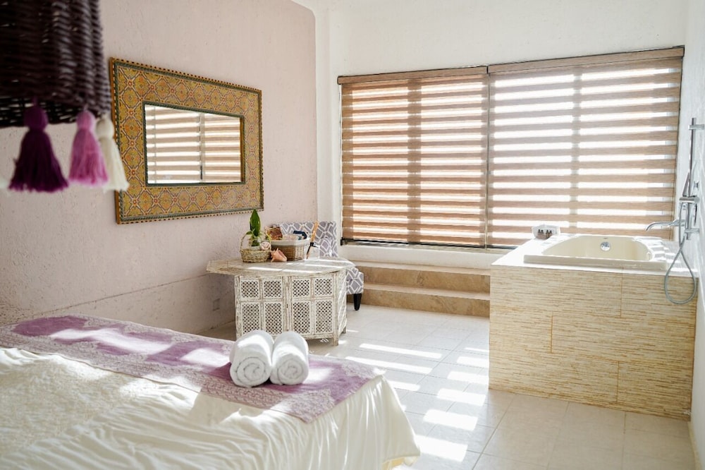 Romantic Studio Suite photo 2