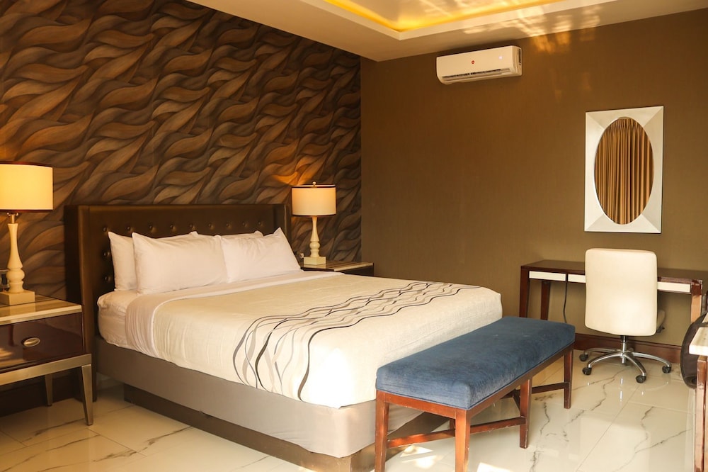 Panoramic Room