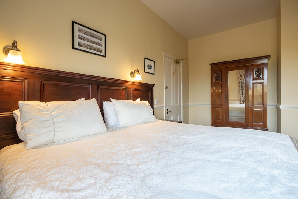 Double or Twin Room, Lake View (38 steps to Second Floor, Room 11)