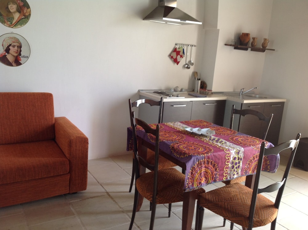Apartment photo 2