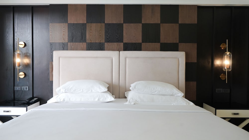 Deluxe Room, Pool Access - Photo 4