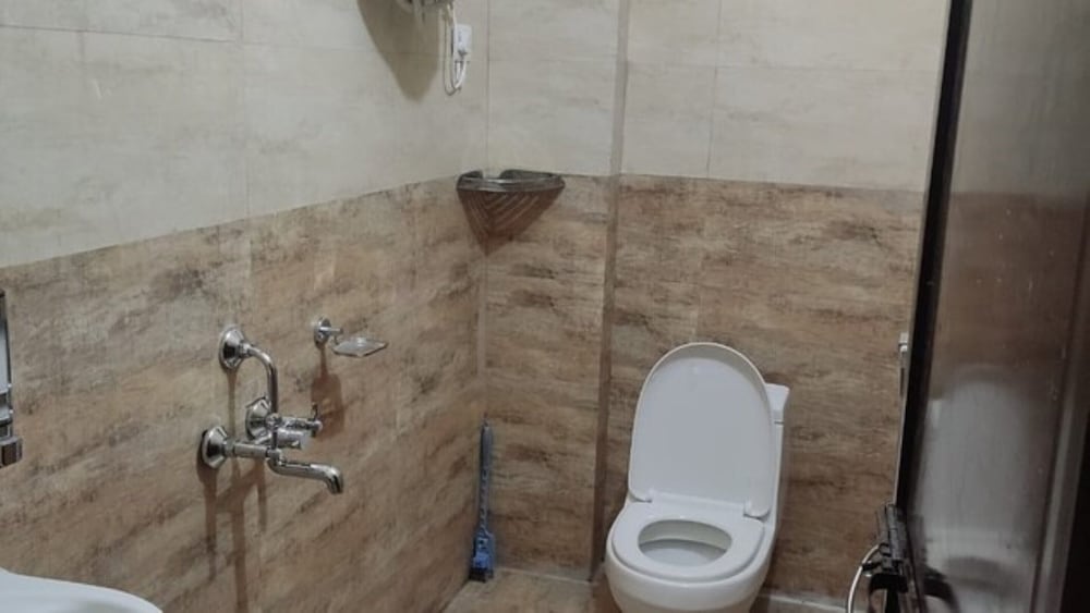 Standard Triple Room, City View photo 2