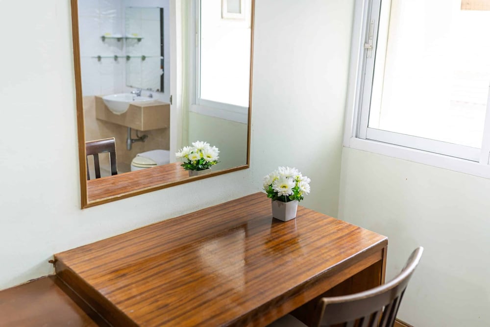Standard King Room - Photo 3