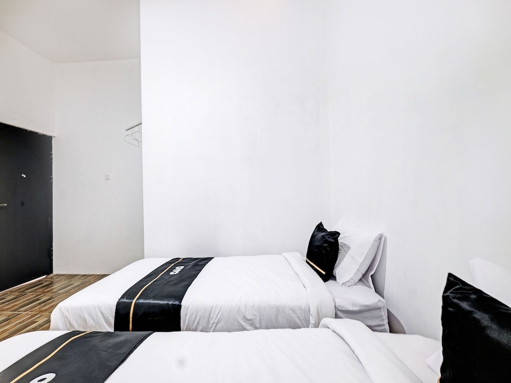 Deluxe Twin Room photo 3