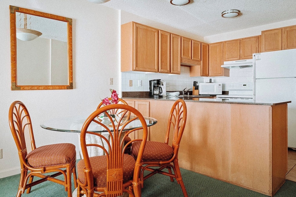 Condo, 2 Bedrooms, Kitchen - Photo 3