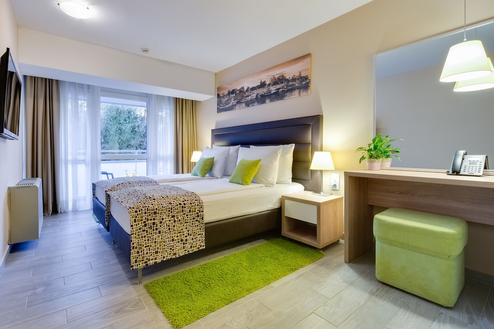 Premium Double Room Single Use, Balcony - Photo 3
