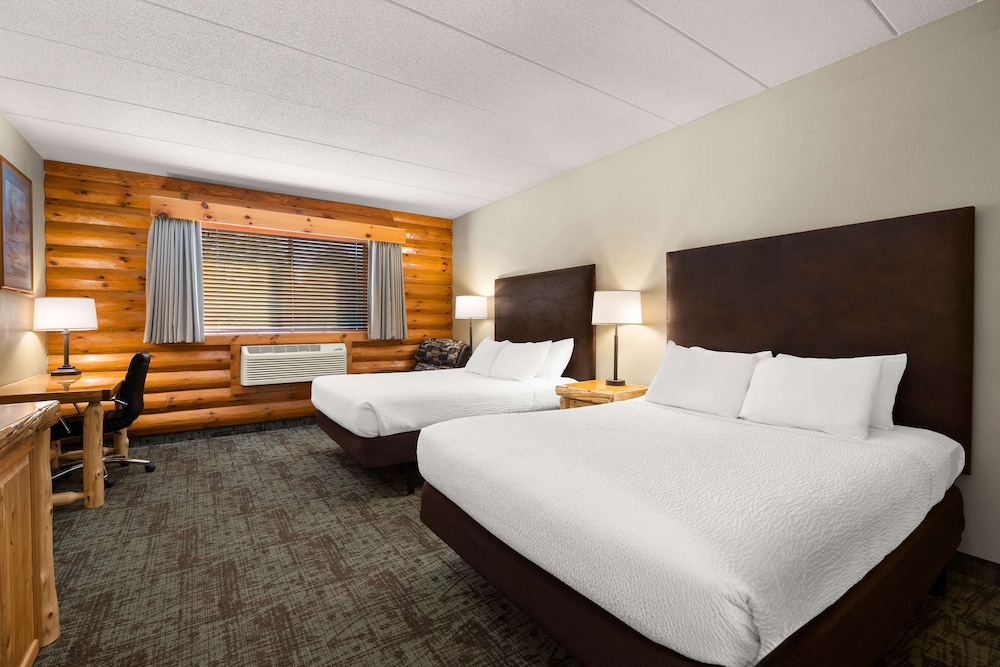 Standard Room, 2 Queen Beds, Accessible, Refrigerator & Microwave photo 2